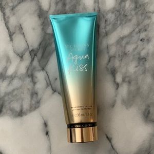 Victoria’s Secret Aqua Kiss lotion